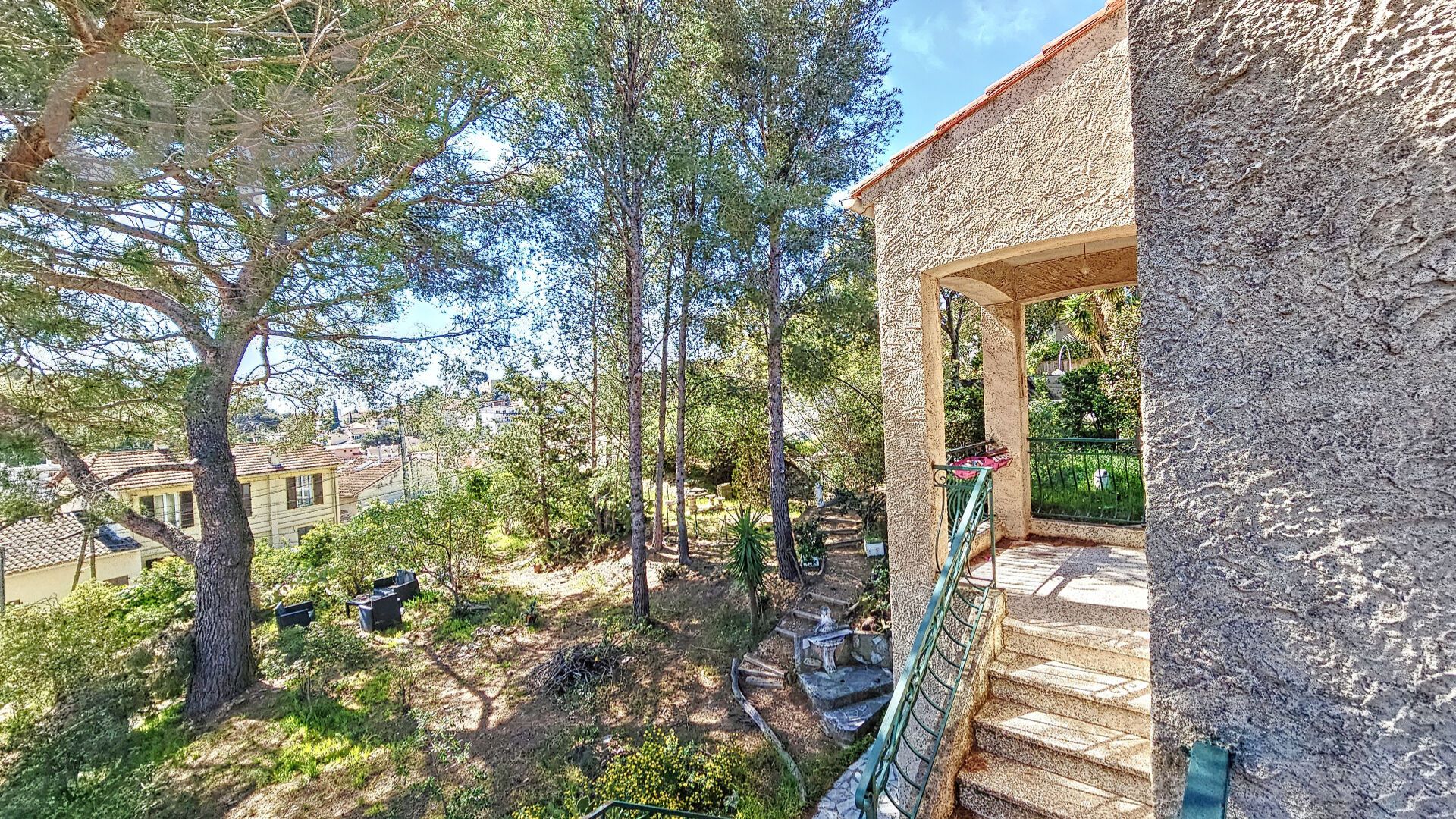 Maison-Villa - LA SEYNE SUR MER